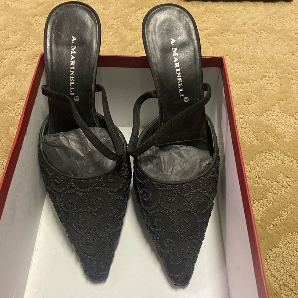 A Marinelli heels, I’m excellent condition.